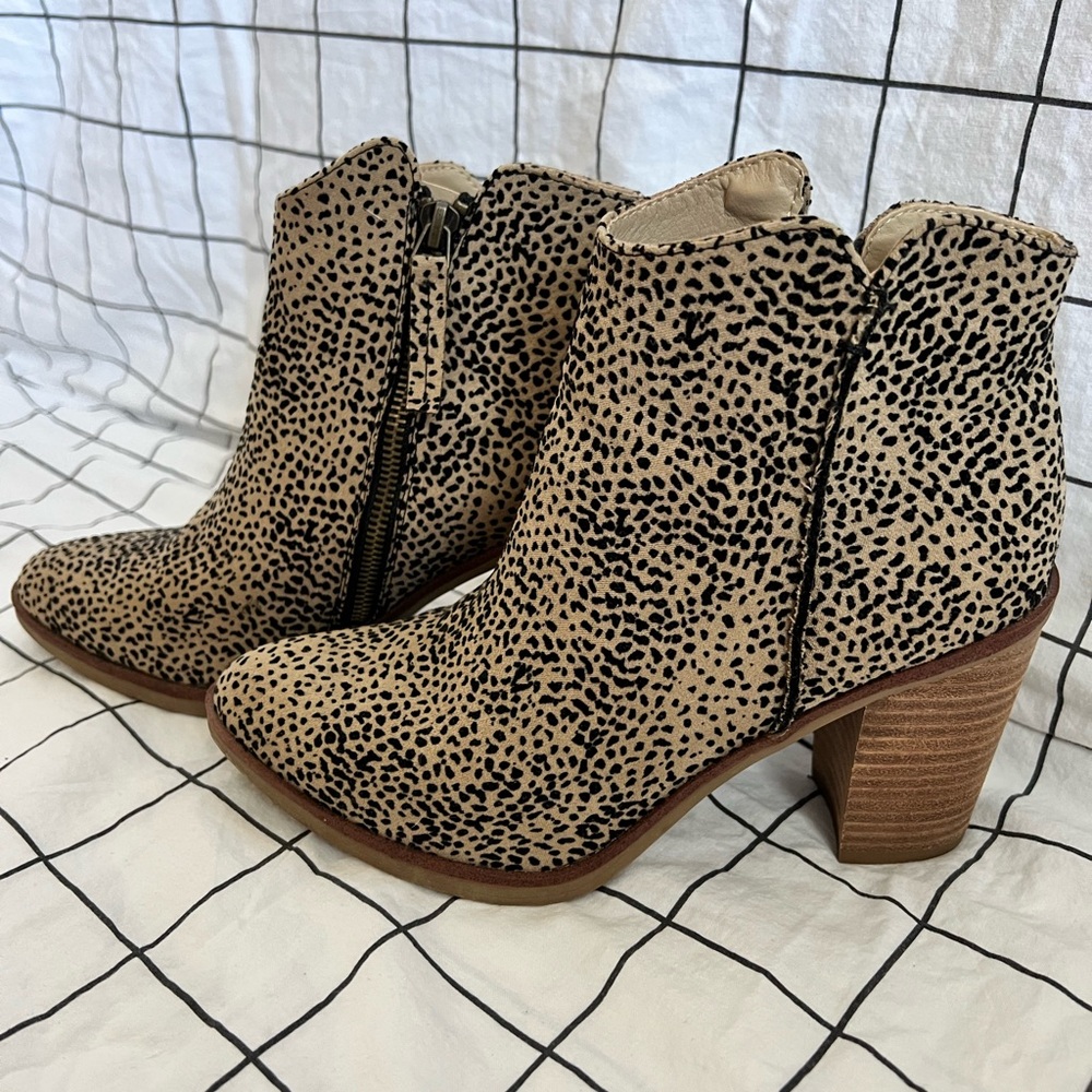 MIA Speckled Tan and Black Ankle Booties
